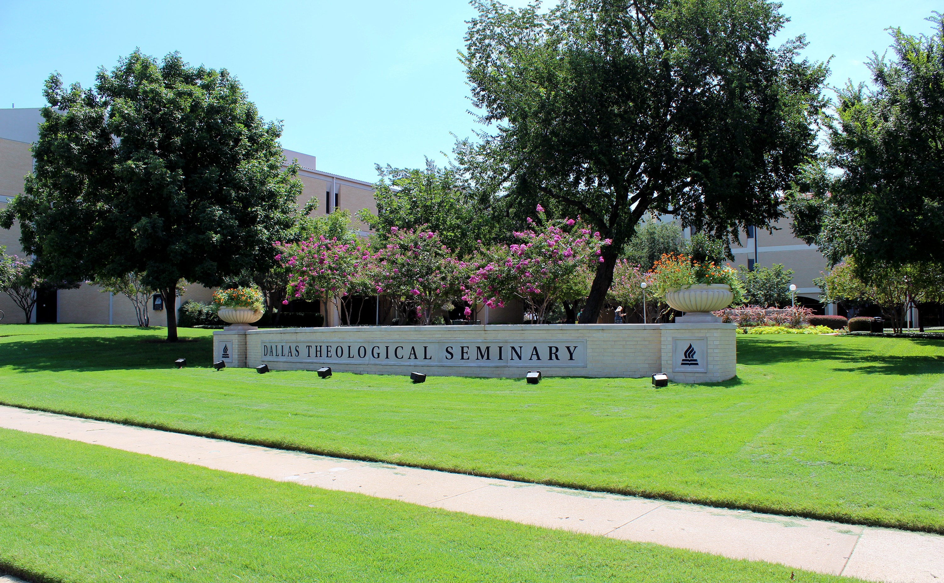Dallas Theological Seminary entrance sign on the Dallas campus